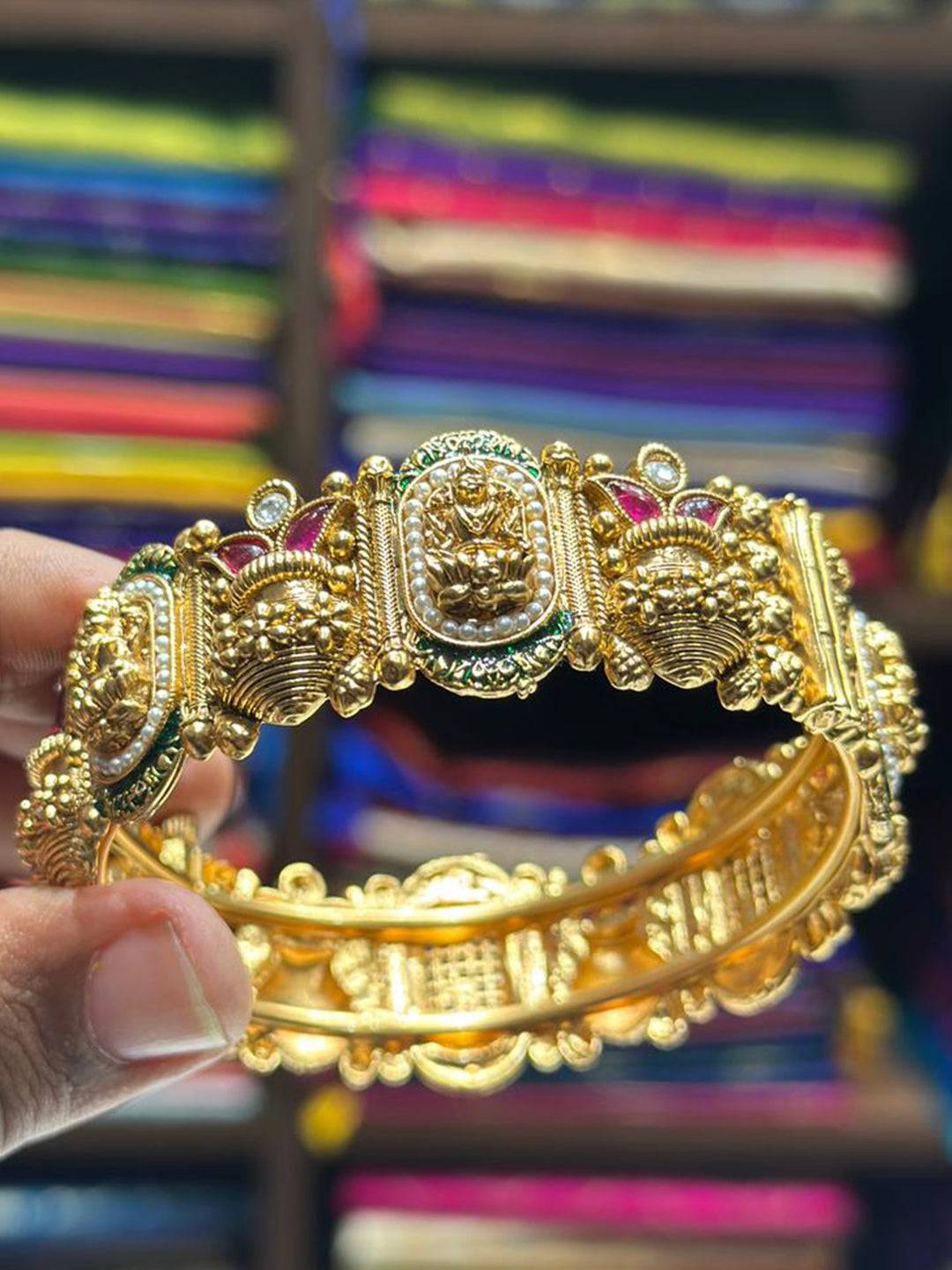 Royal Antique Gold Bangle


