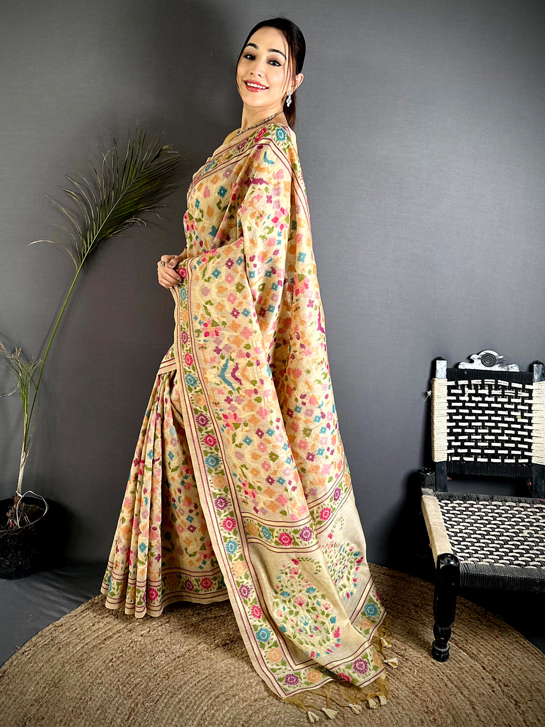Classic Geometric Ikkat Linen Saree