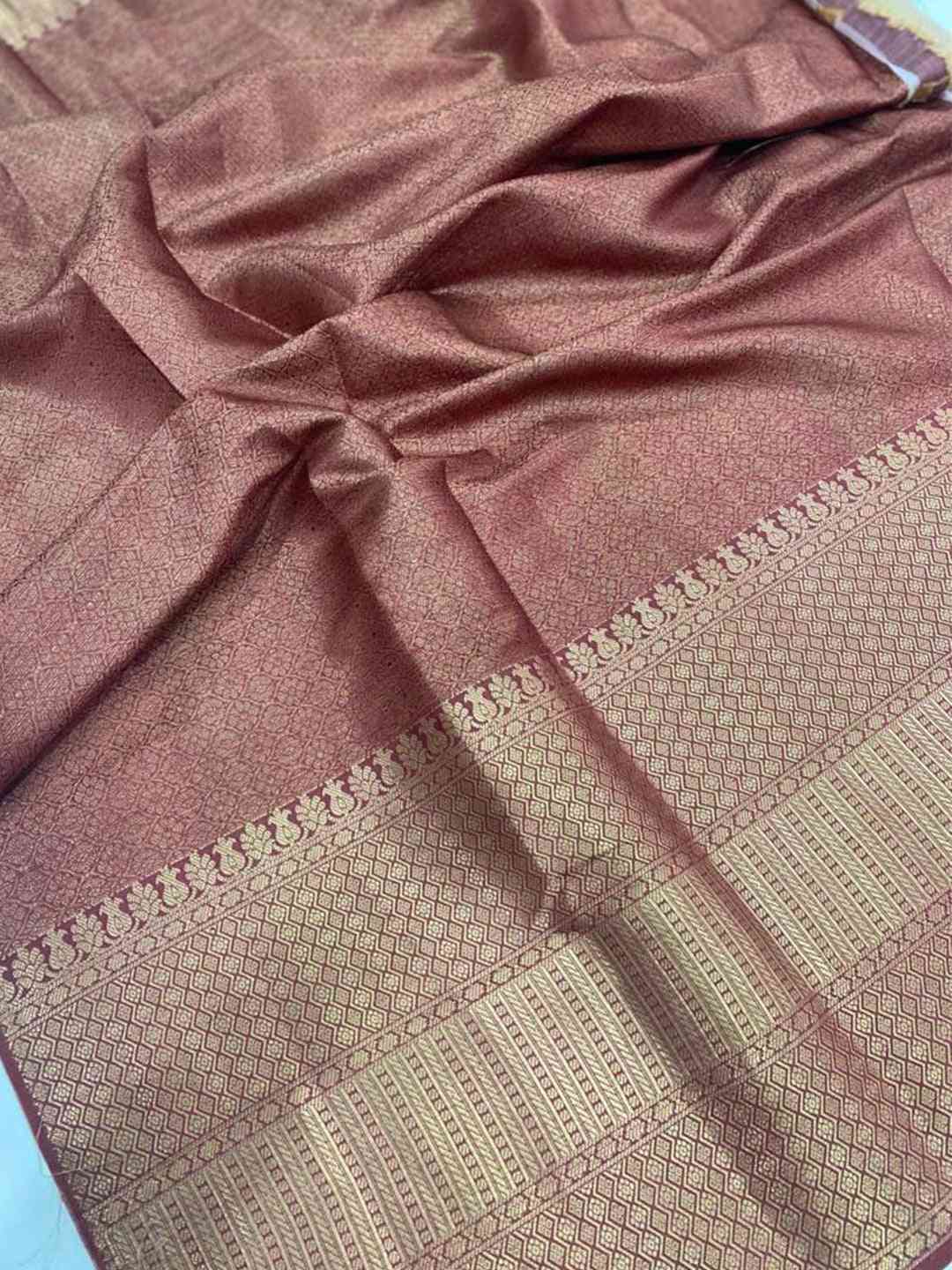 Detailed view of Moonga Silk Kota Doriya saree fabric