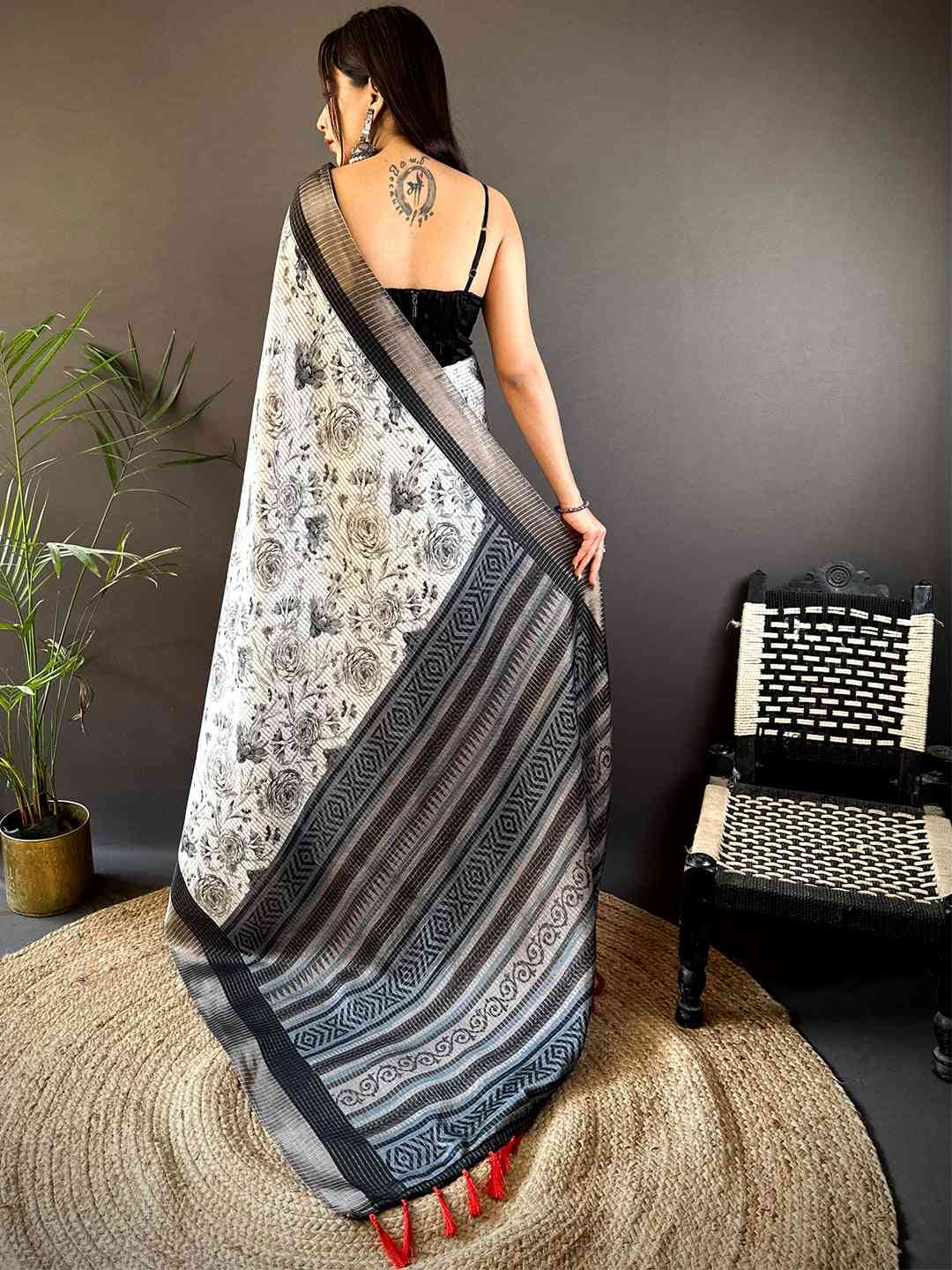 Elegant Black Check Floral Tissue Chanderi Saree