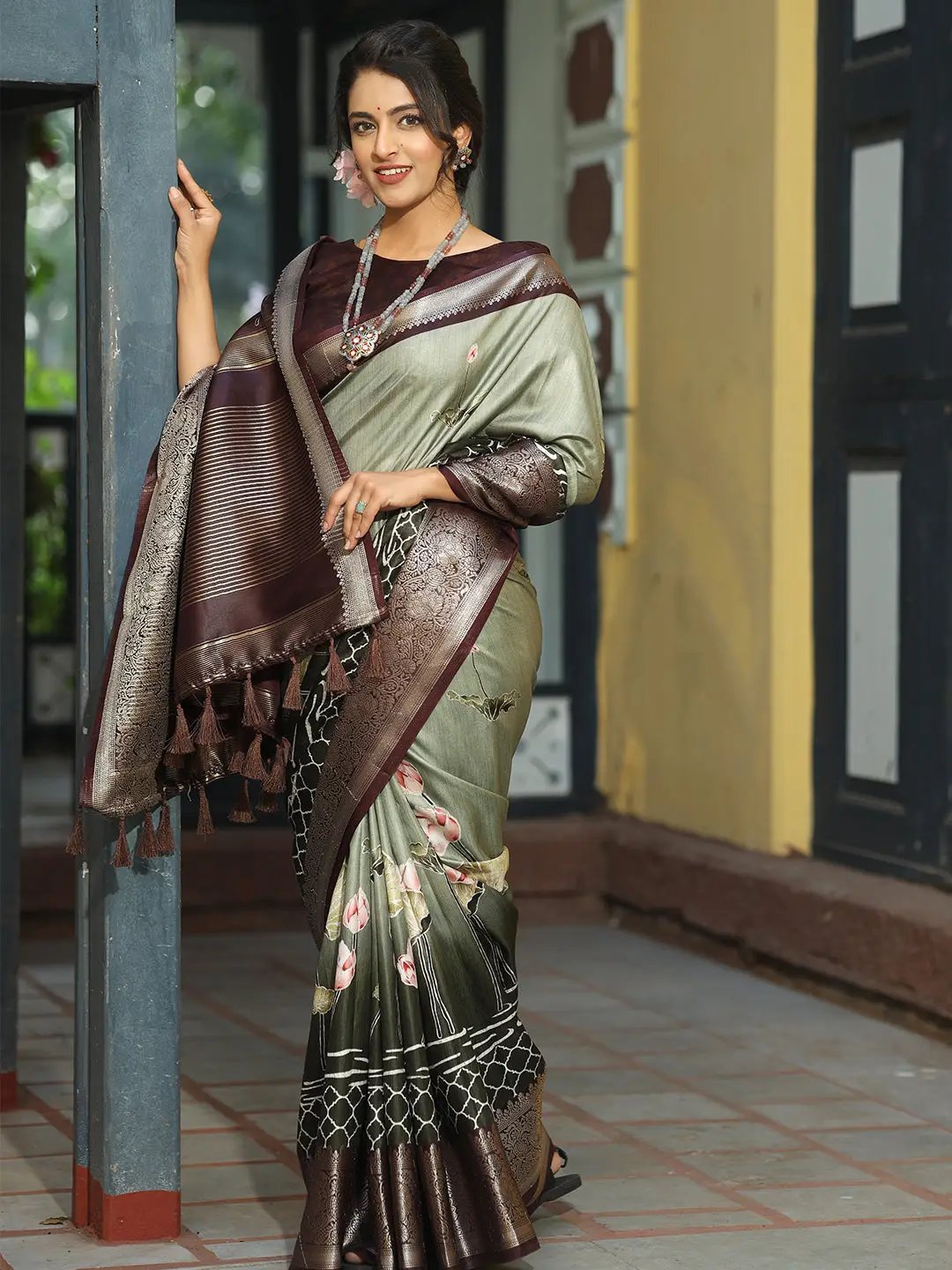 Exclusive Batik Pen kalamkari Saree With Zari Weaving Pallu