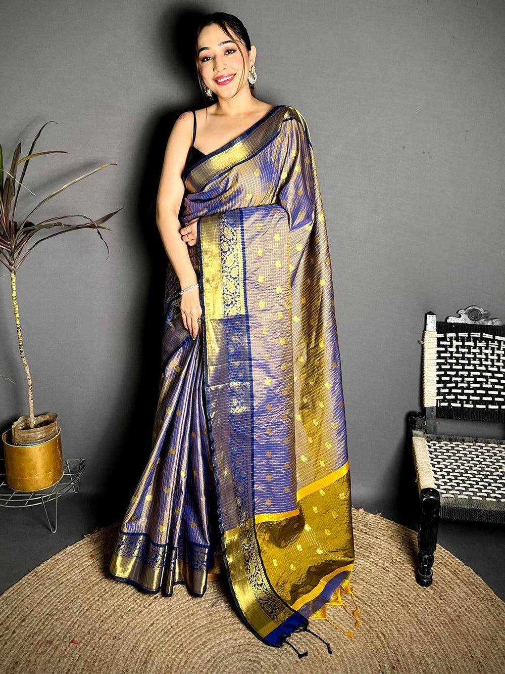 Regal Self Gold Zari Chex Chitpallu Saree