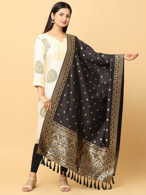 Model wearing woven design silk blend black dupatta.