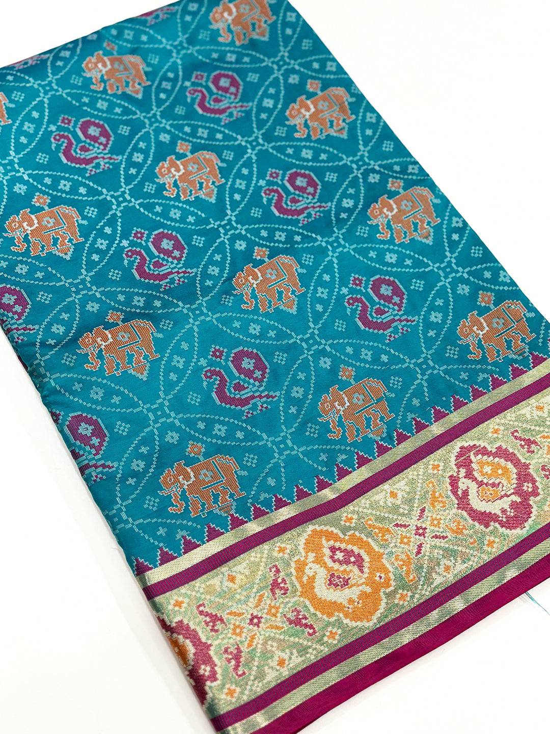 Elegant Rama Pochampally Patola Silk Saree