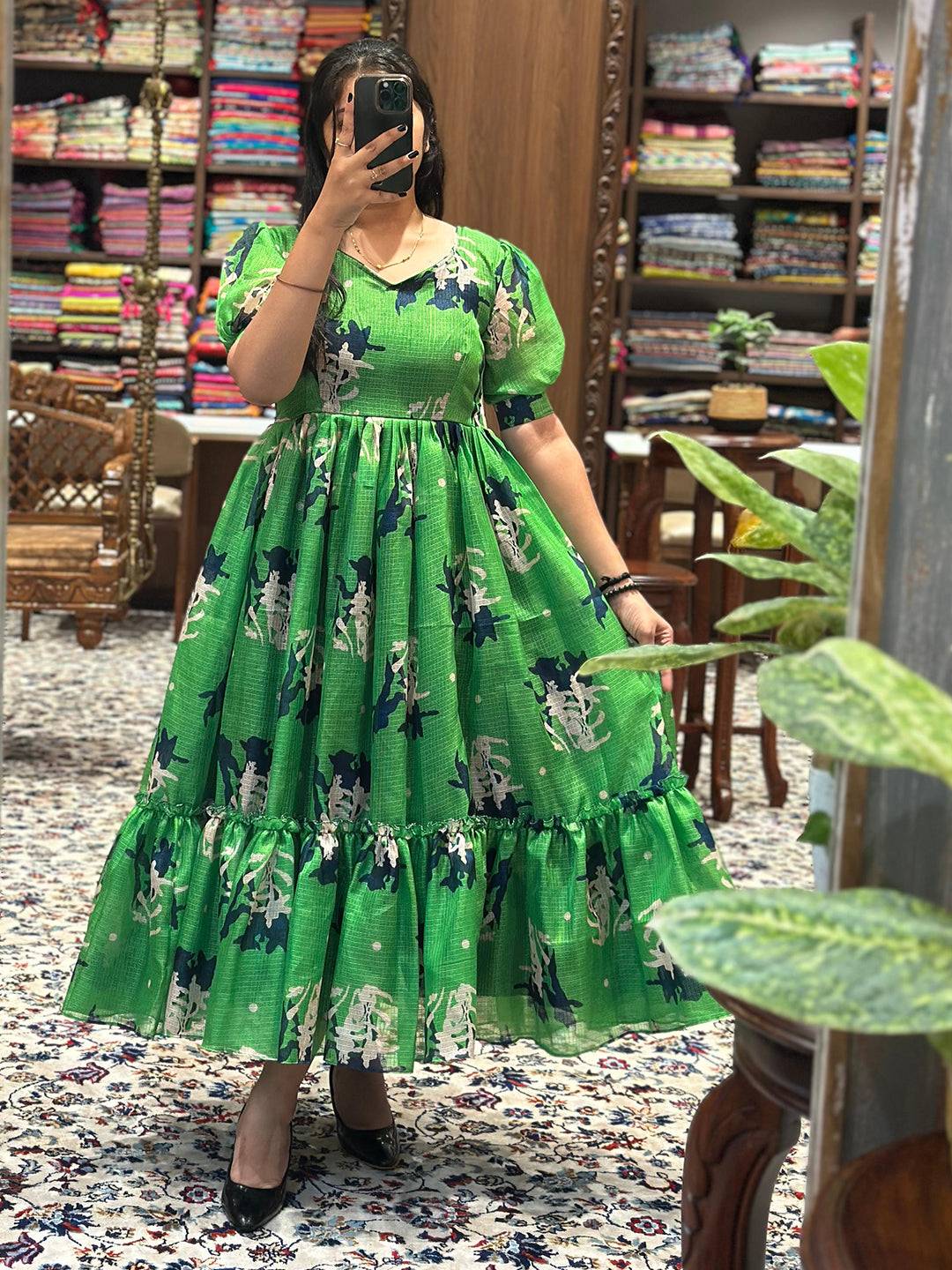 Zinnia Green Abstract Midi Dress with puff sleeves