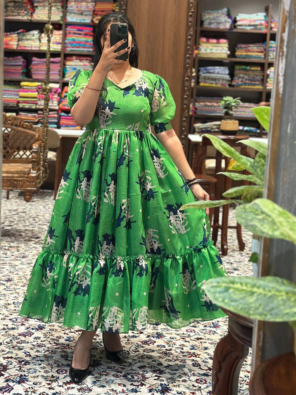 Zinnia Green Abstract Midi Dress with puff sleeves