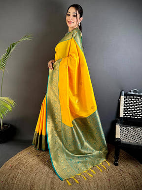 Gadwal Border Soft Silk Beauty Saree