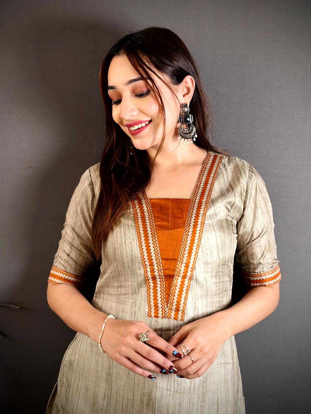 
Soft Dola Silk Half V Neck Kurti