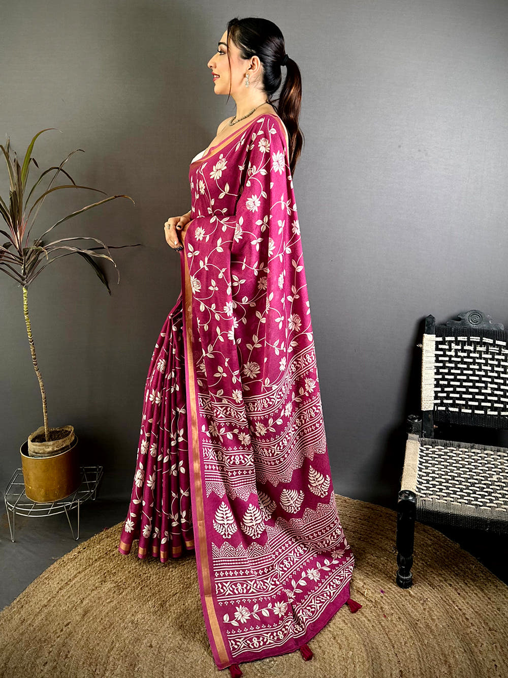 Magenta Leaf Printed Mul Cotton Saree