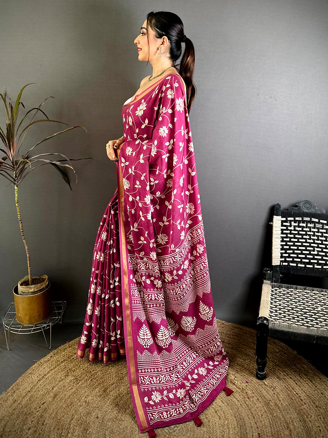 Magenta Leaf Printed Mul Cotton Saree