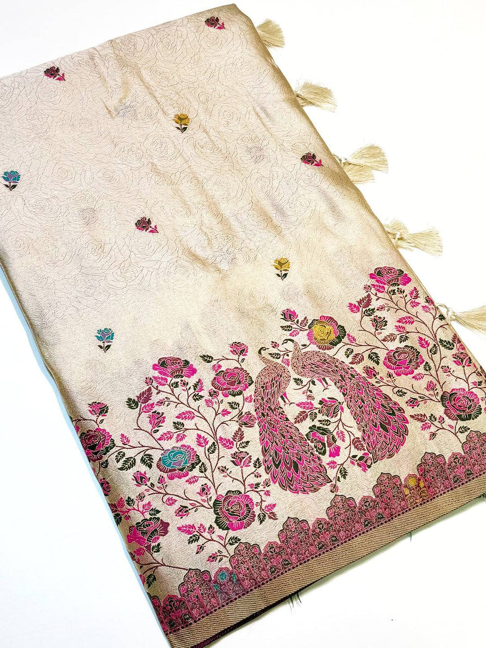 Elegant Paisley Jacquard Zari Weaving Saree