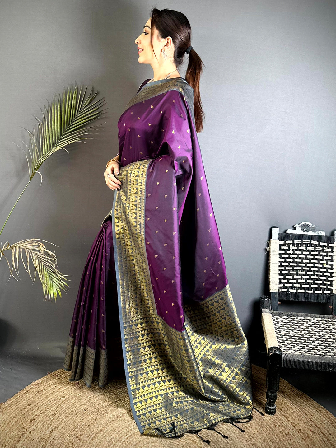 Royal Temple Butti Soft Silk Saree