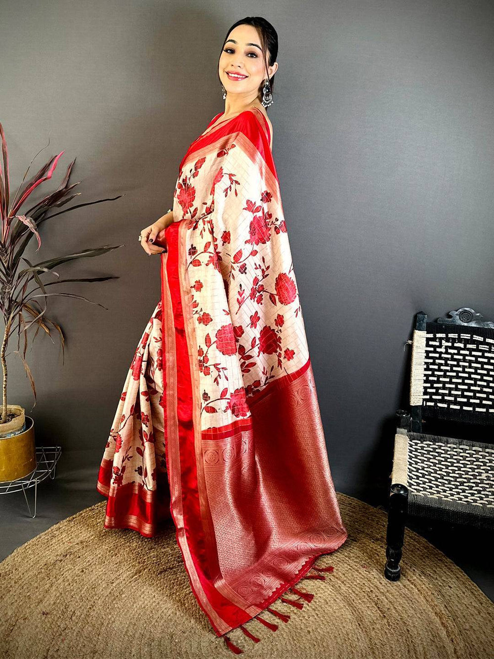 Ivory Soft Silk Gadwal Kalamkari Saree