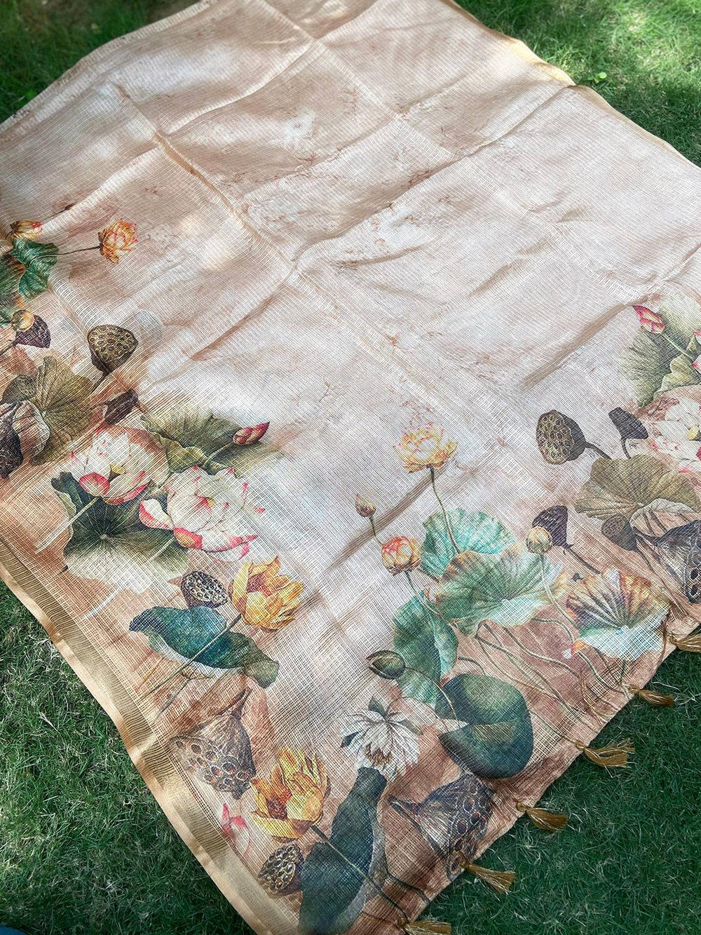 Soft Kota Doriya Silk Saree With Flower Prints & Rich Pallu