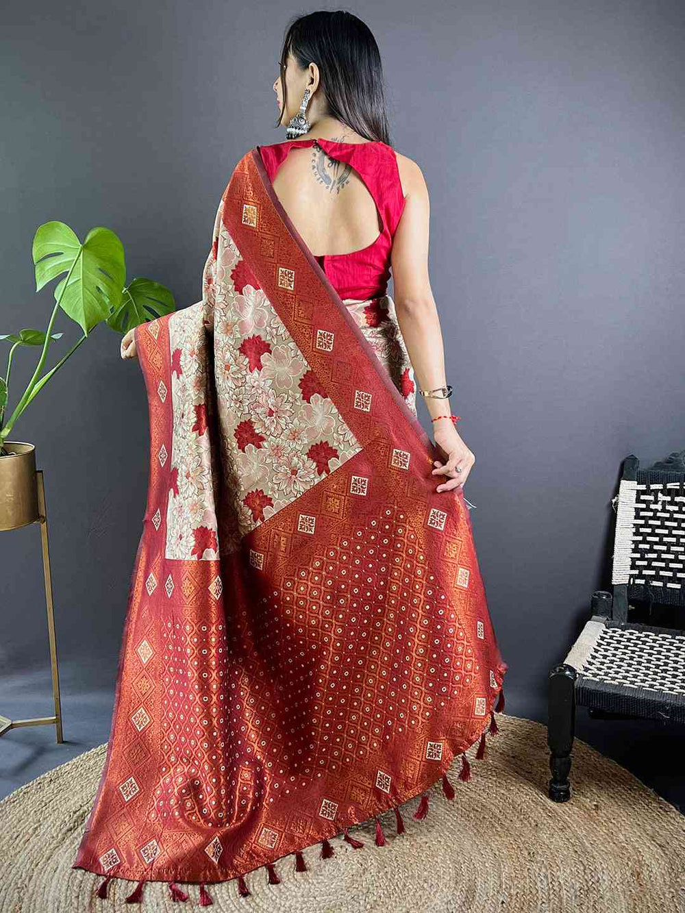 Back view of Oyster Cream Soft Silk Butta Weaving Saree.