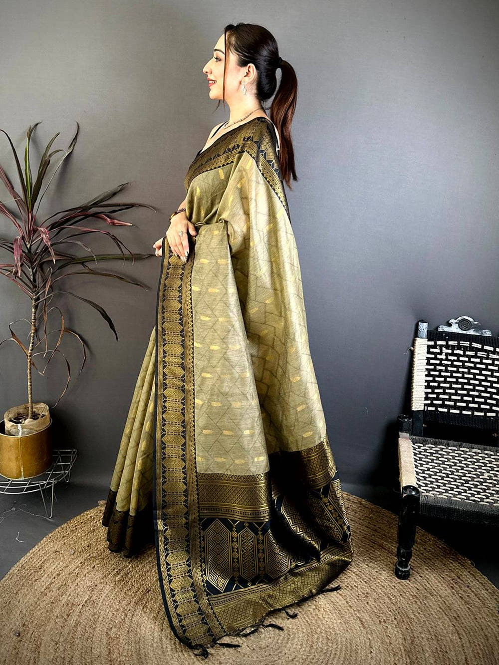 Stylish Banarasi Katan Silk Zari Saree