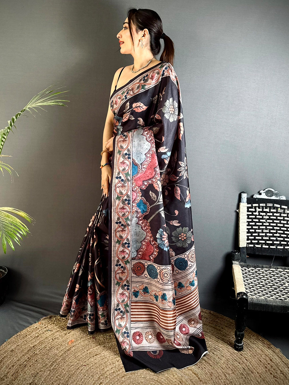 Stylish Dark Floral Soft Tussar Saree