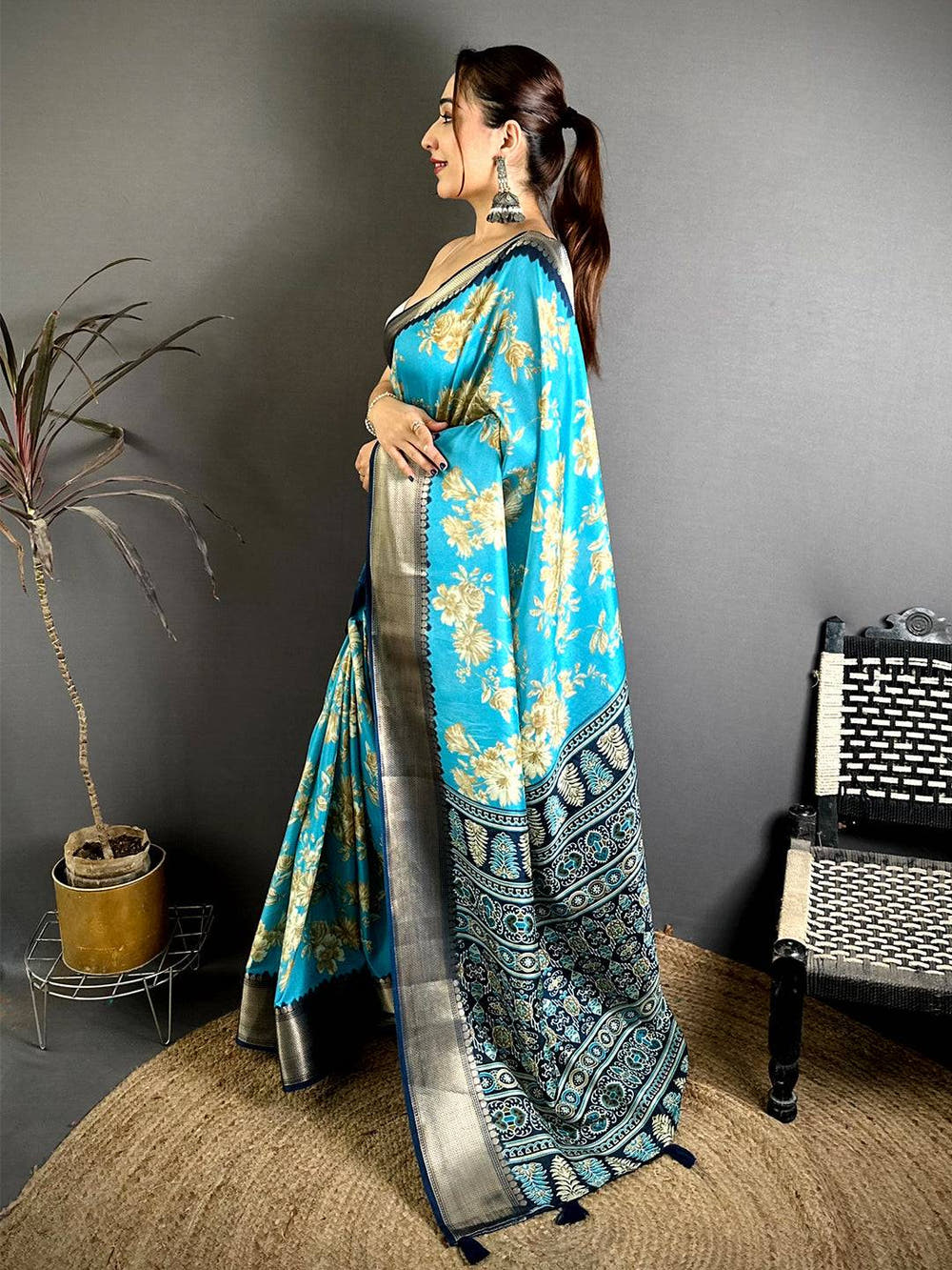 Aqua Dola Big Floral Zari Kanchi Saree