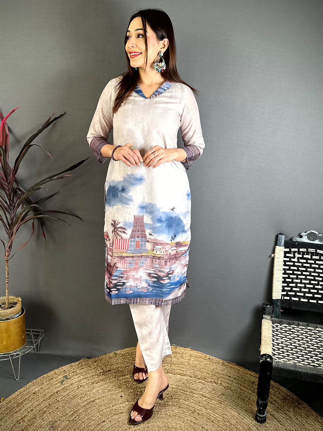 Elegant Art Print Collar Neck Kurti