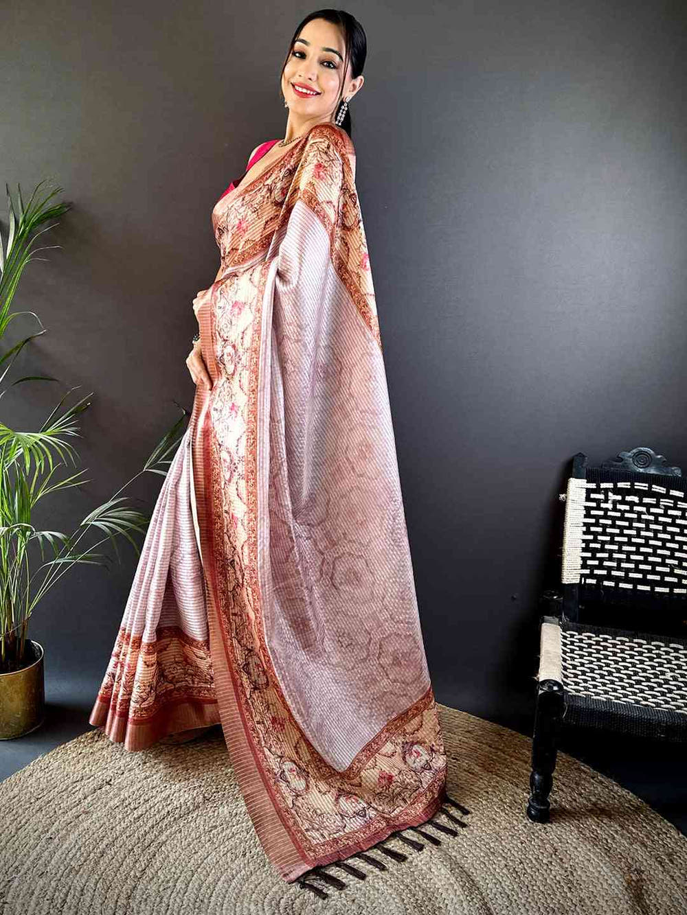 Graceful Light Pink Soft Silk Chex Saree