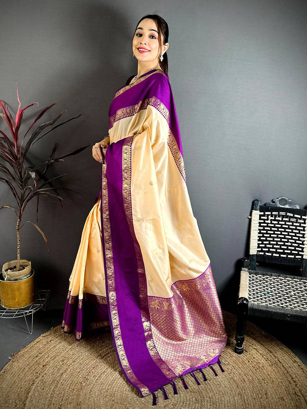 Opulent Gadwal Pure Soft Silk Saree