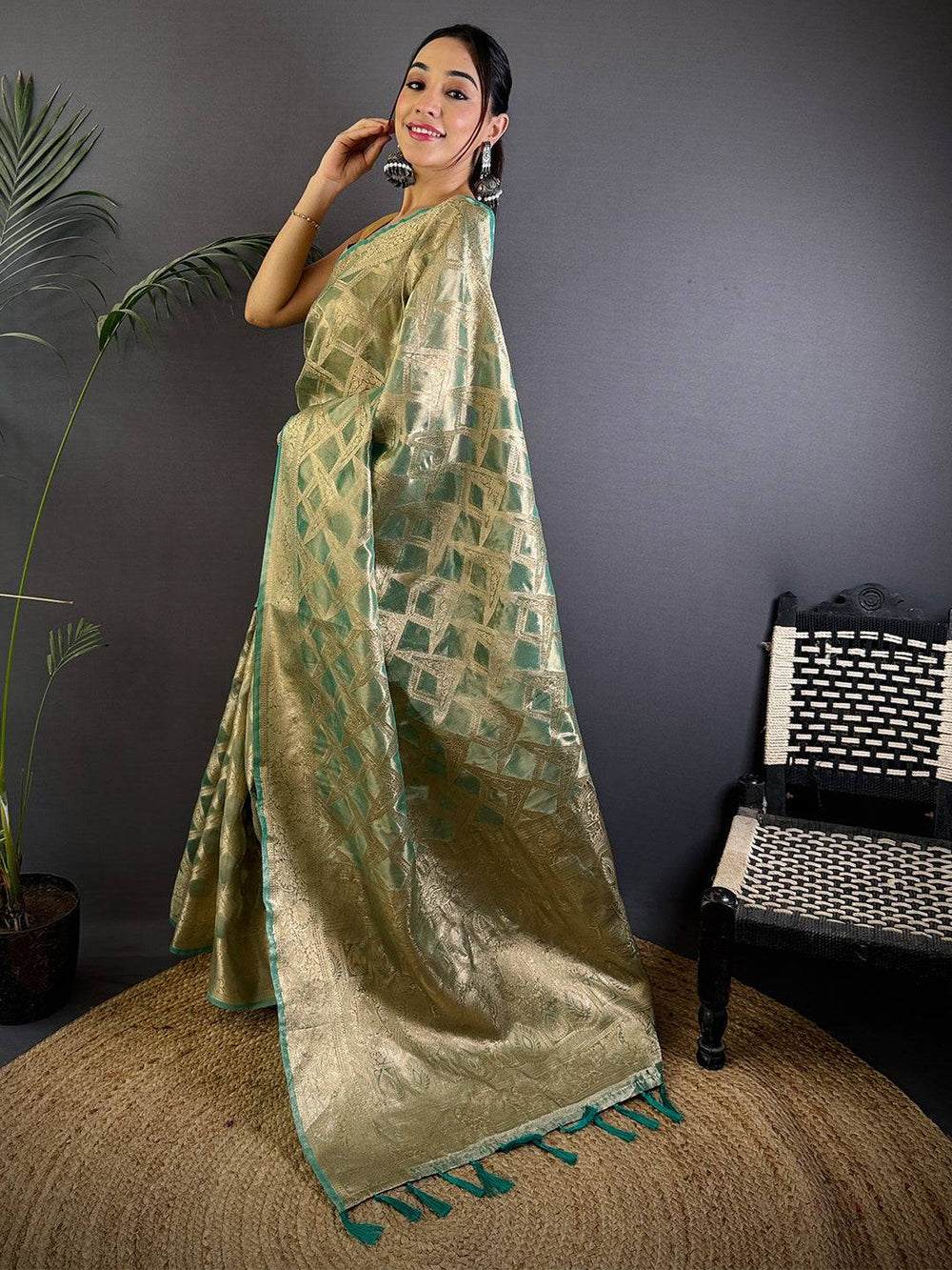 Green Tissue Jarokha Zari Weaving Saree