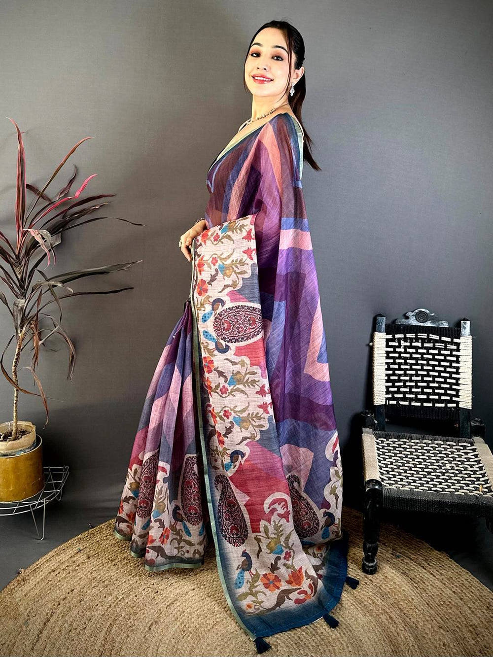 Regal Linen Tissue Geometric Saree