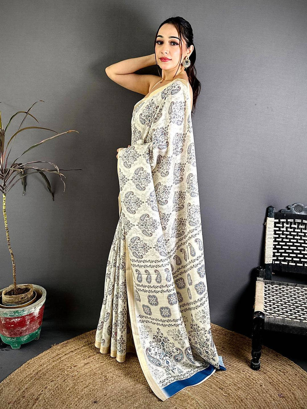 Tussar Phulkari Paisley Floral Print Saree