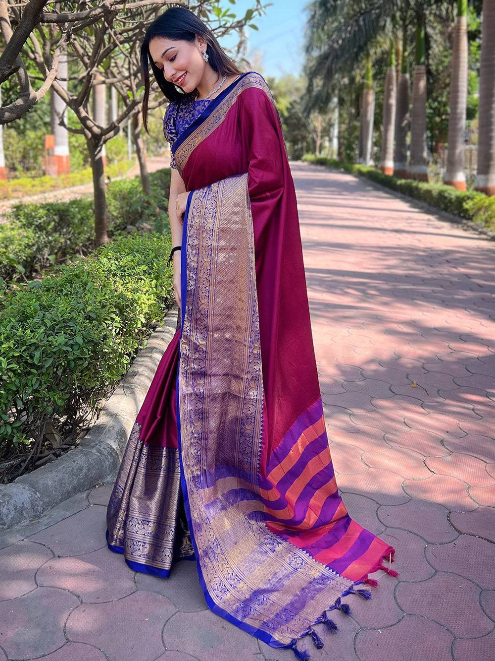 Luxurious Aura Soft Silk Saree in Rani Colour with Kanjivaram design