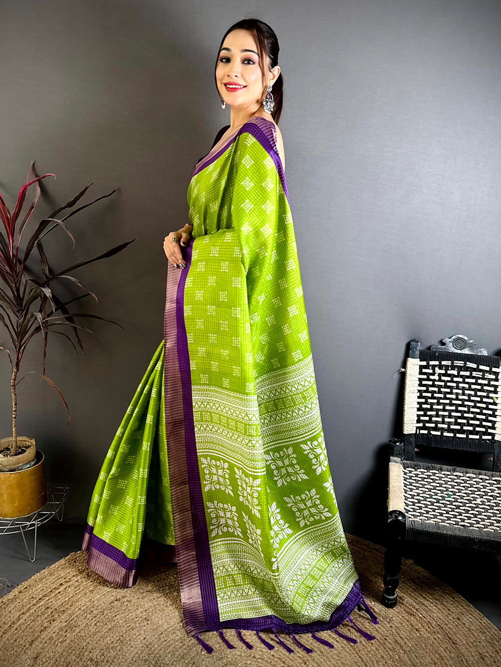 Stylish Tussar Black Zari Weave Saree