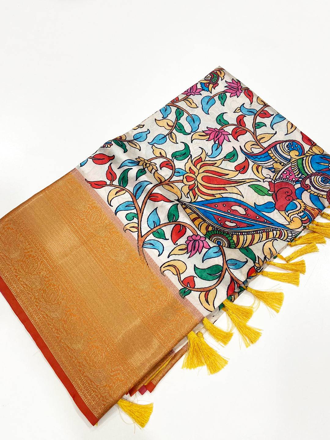 Elegant Cream Kalamkari Digital Prints Saree