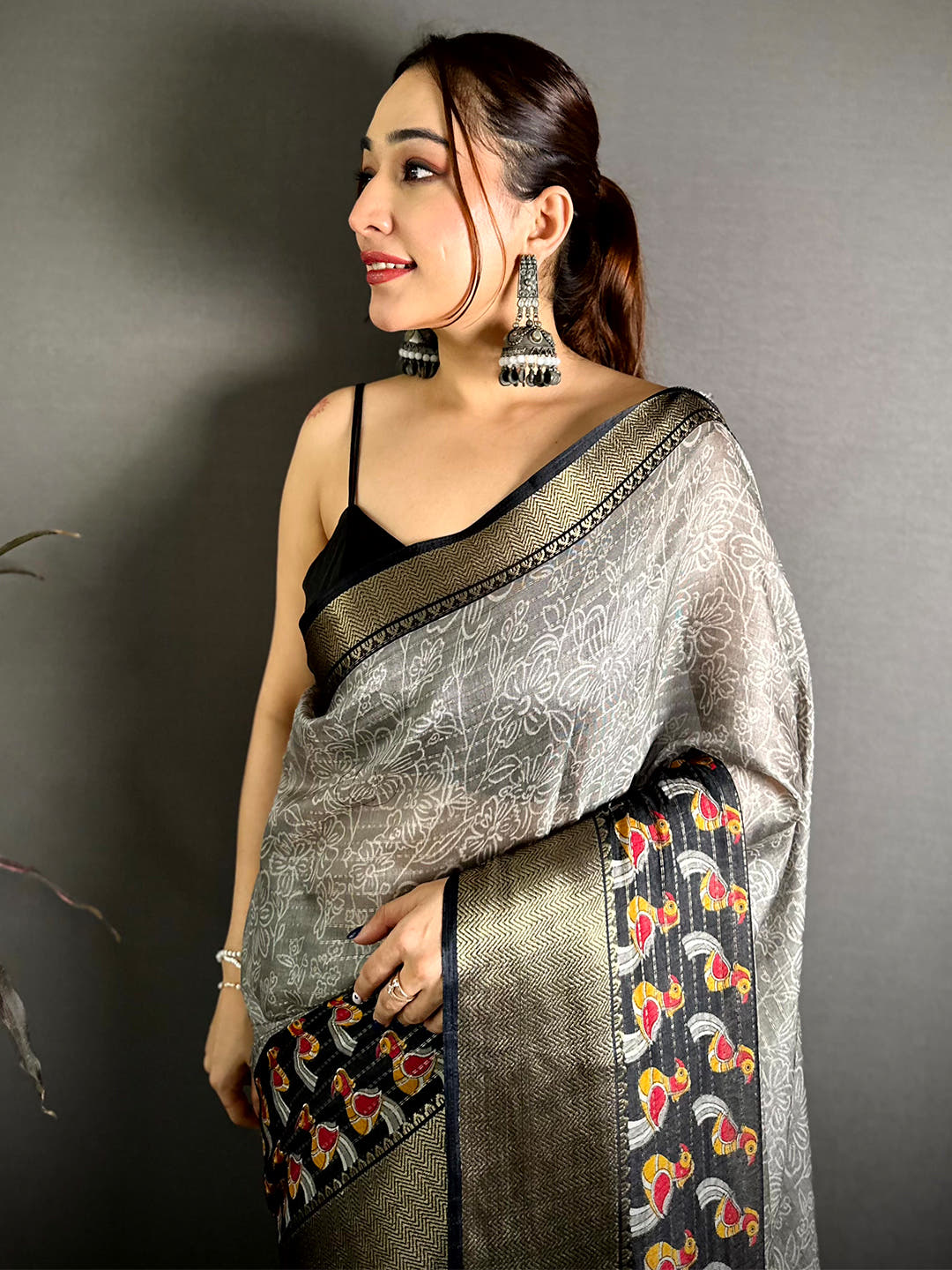 Stylish Zari Katha Pattern Kalamkari Saree