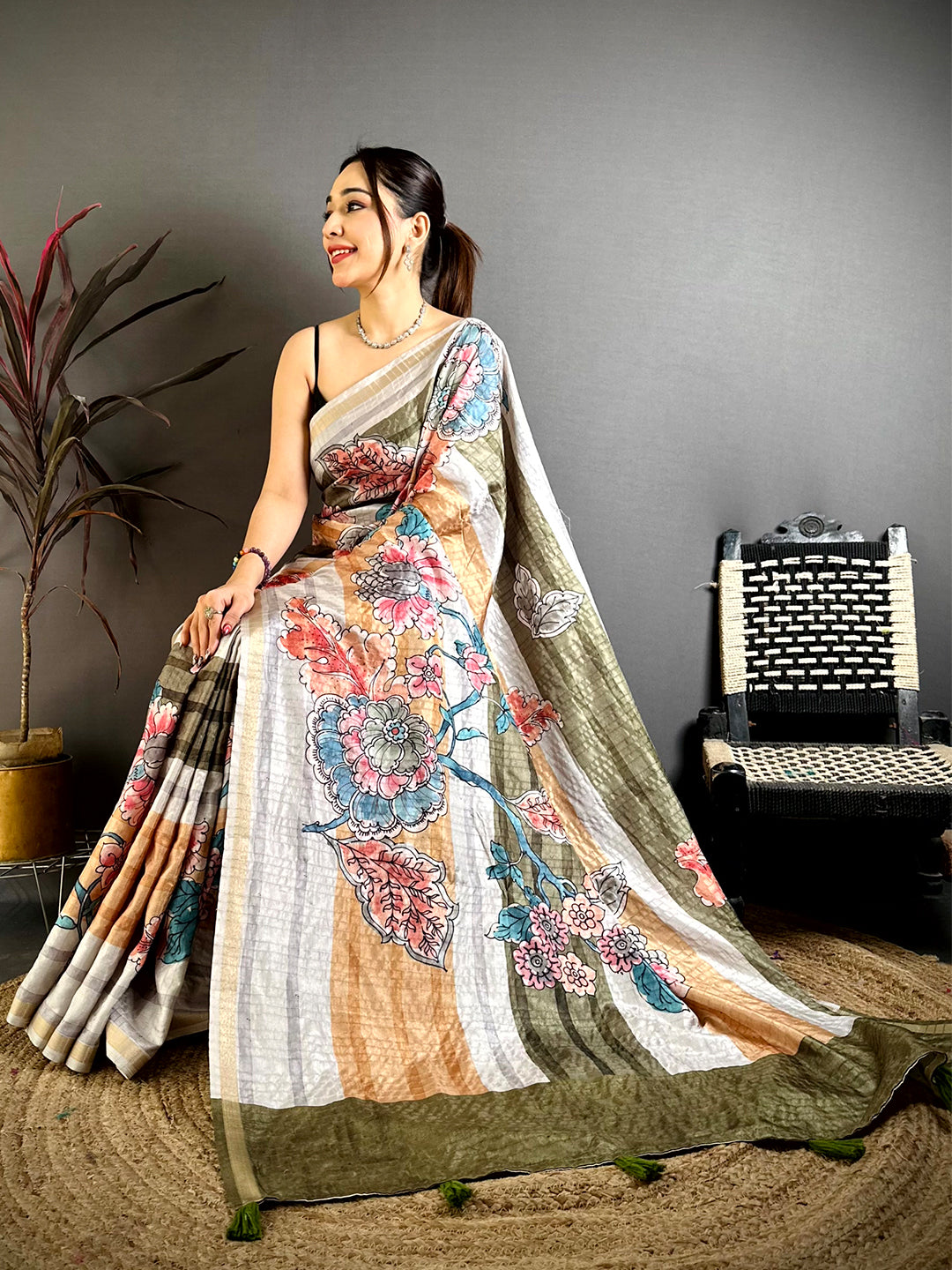 Stylish Tussar Ghicha Floral Saree