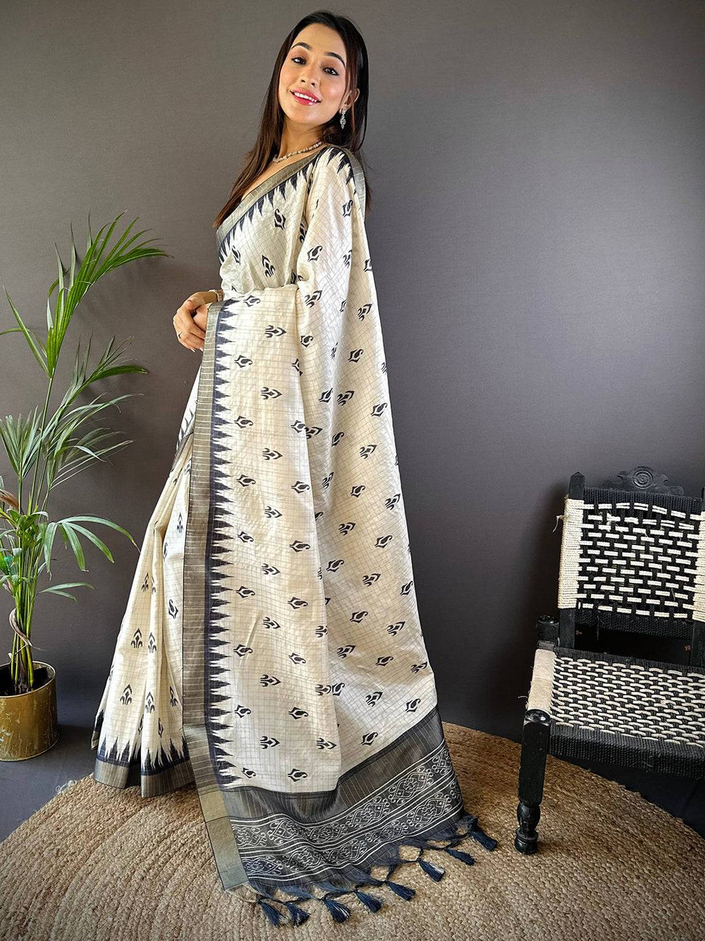 White Ikkat Zigzag Saree