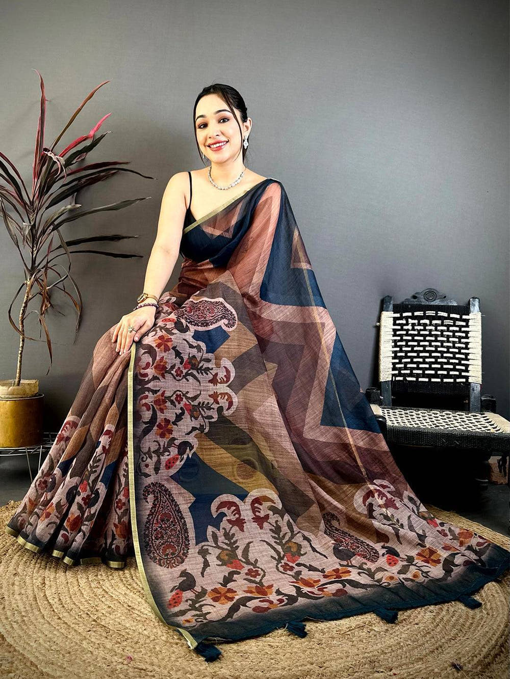 Heritage Linen Tissue Geometric Saree