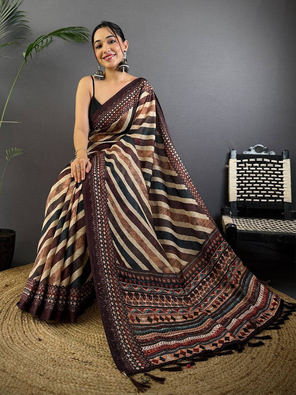 Radiance Geometric Printed Linen Saree