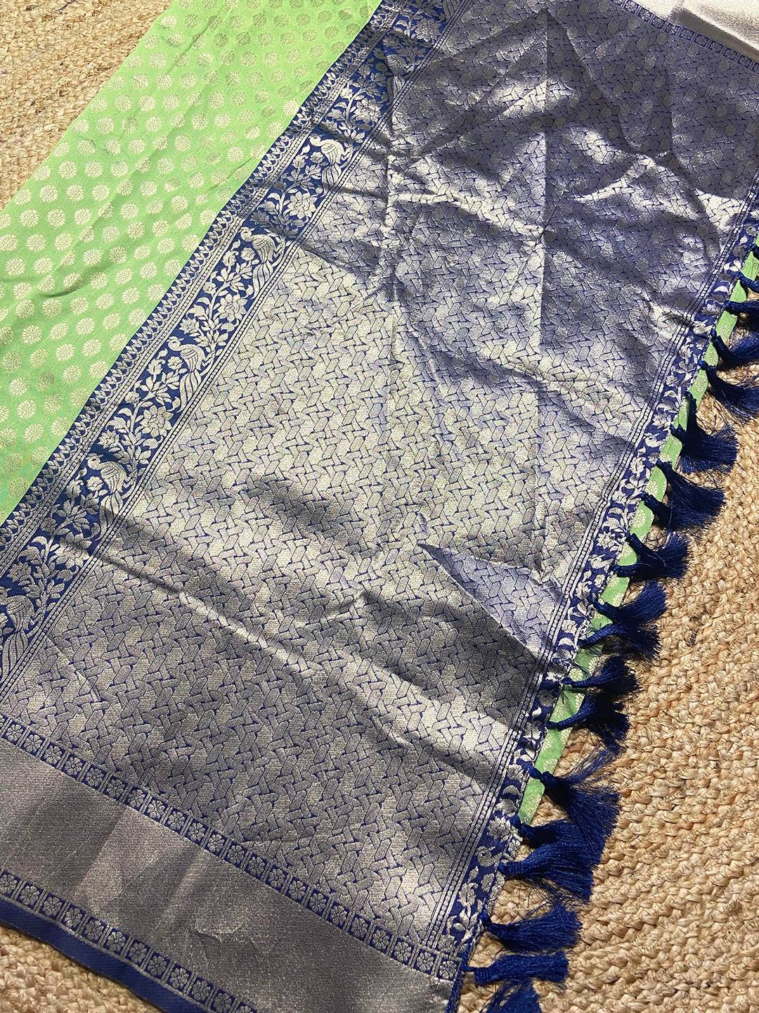 Green Woven Design Pattu Silk Saree
