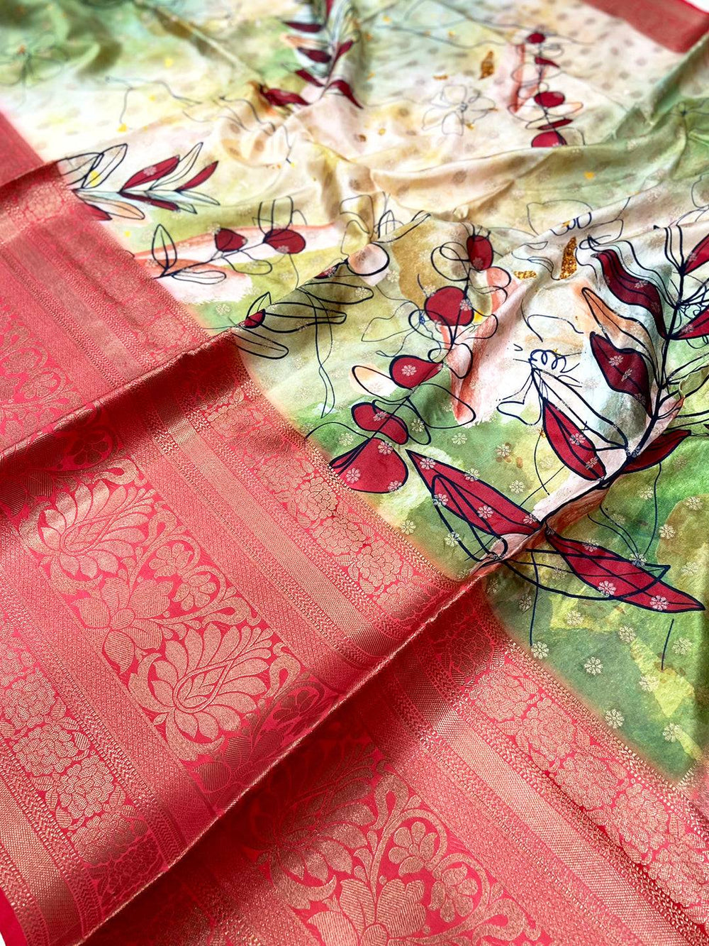Graceful Banarasi Floral Print Saree