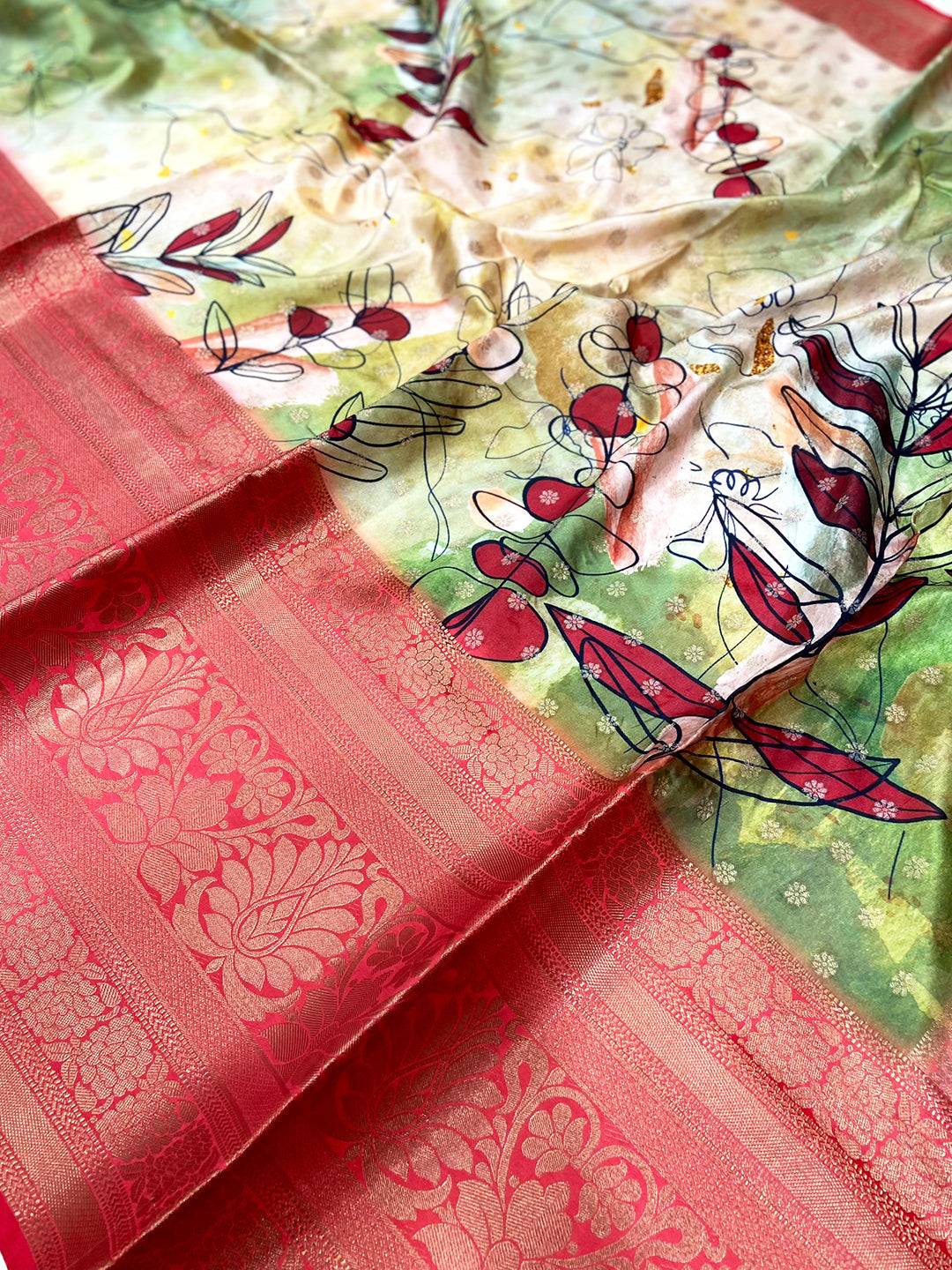 Graceful Banarasi Floral Print Saree