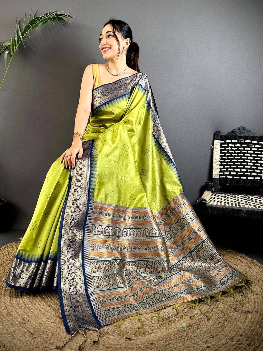 Green Bandhej Weave Kanchi Pattu Saree

