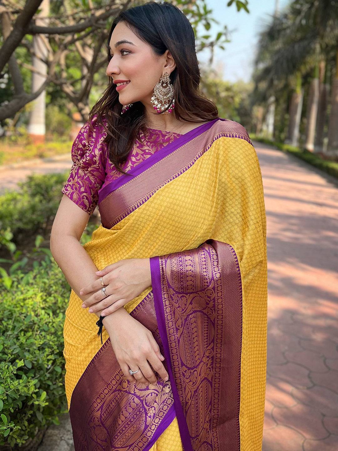 Yellow Aura Soft Silk Saree with Kanjivaram Weaving