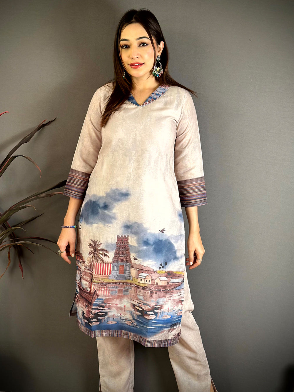 Elegant Art Print Collar Neck Kurti