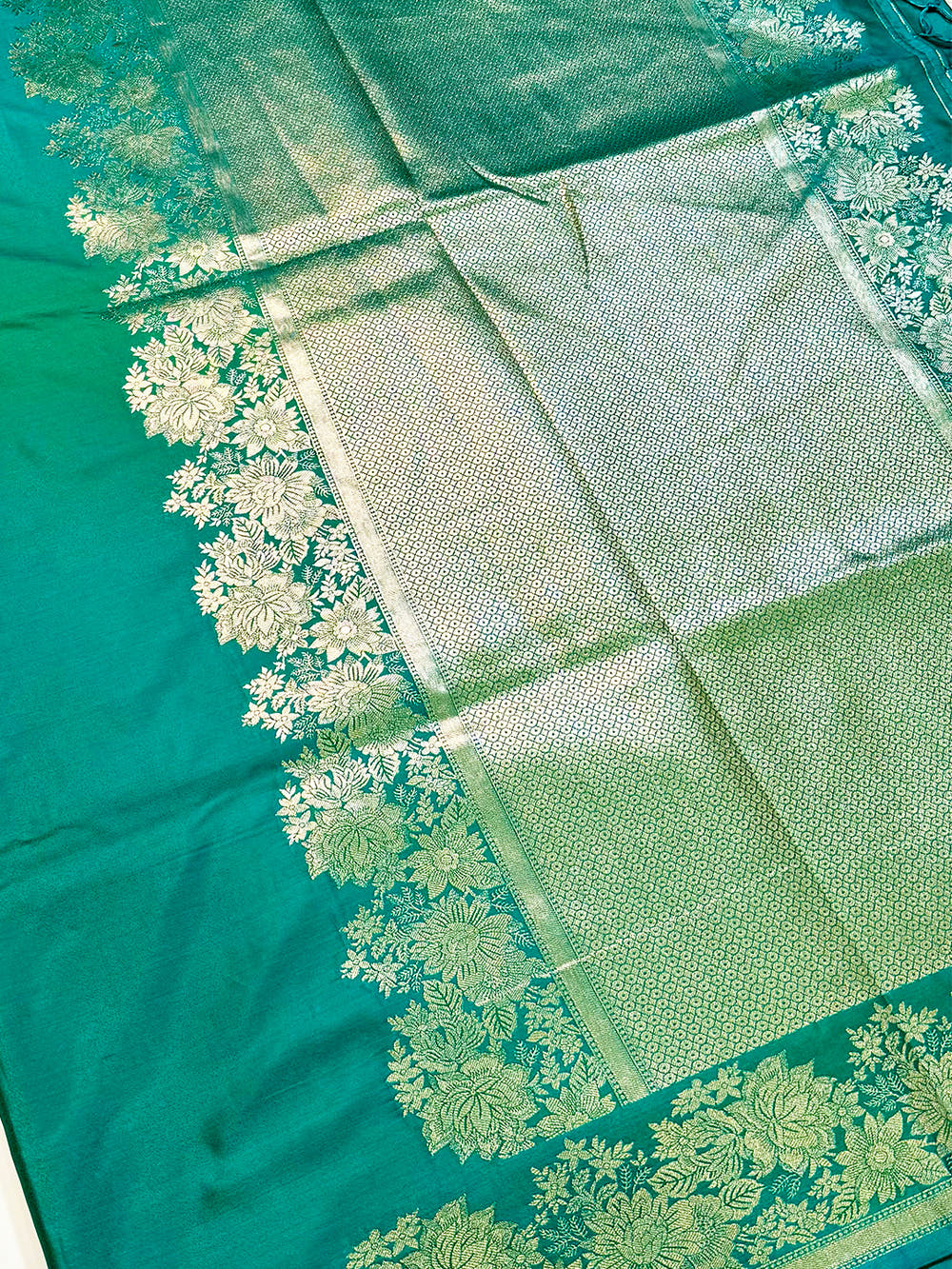 Classic Ombre Weaving Mashru Silk Saree