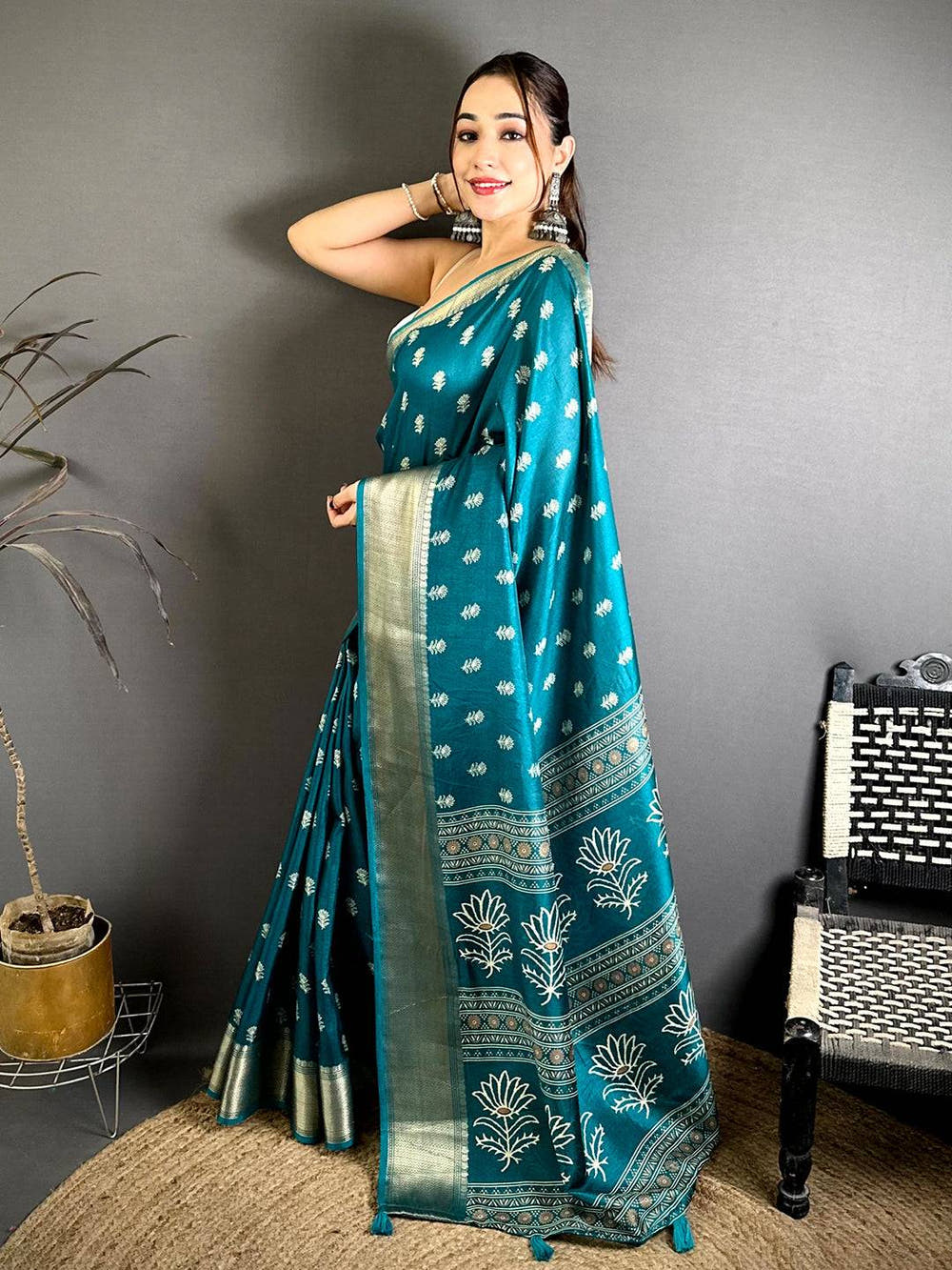 Teal Dola Block Print Zari Border Saree