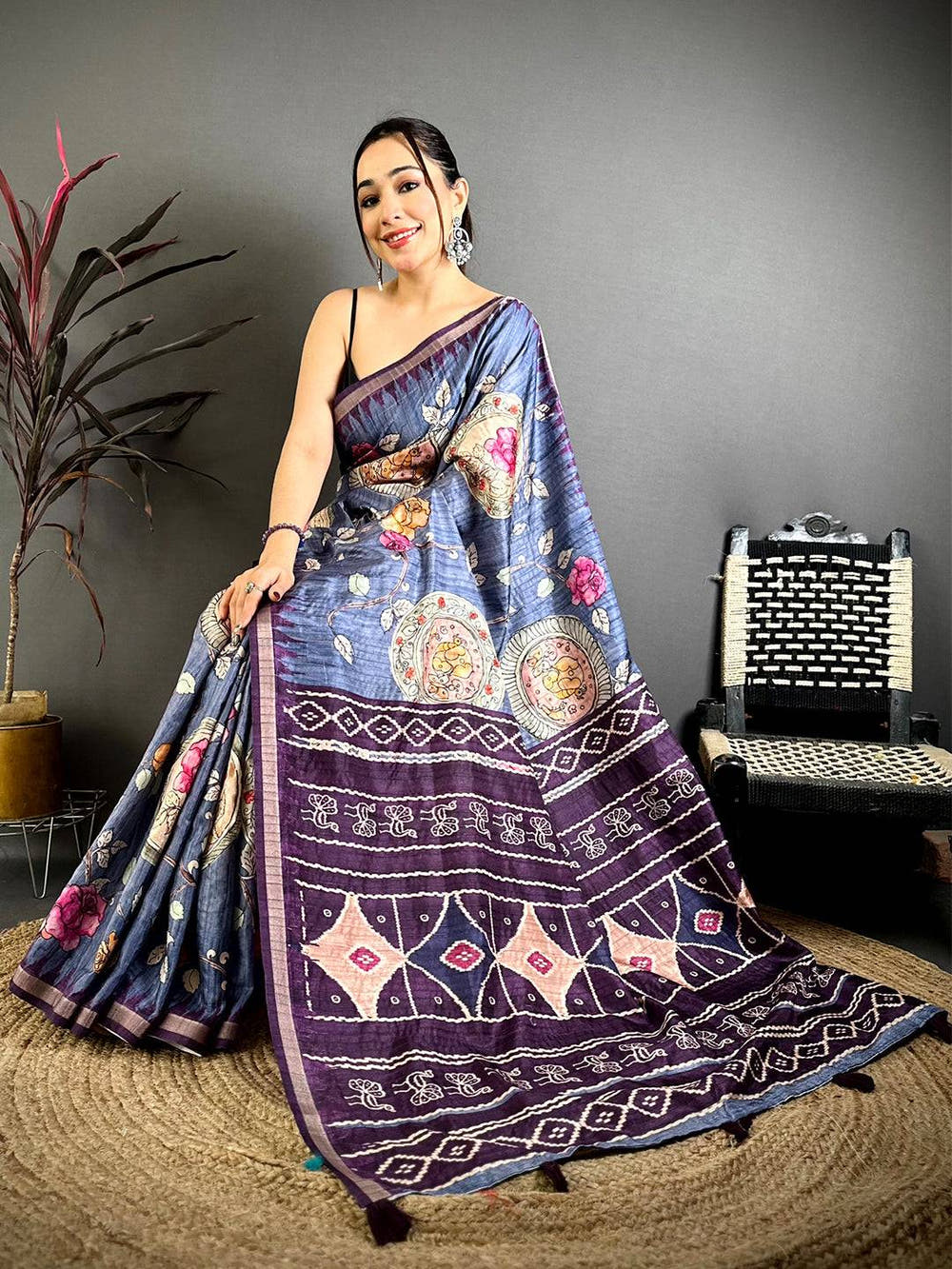 Stylish Pochampally Art Pallu Tussar Saree