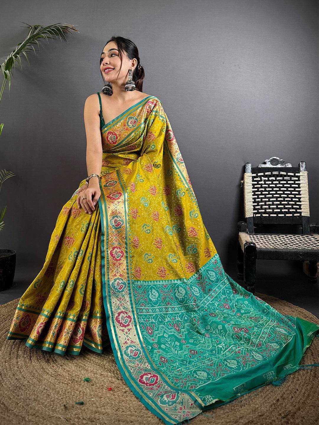 Elegant Green Pochampally Patola Silk Saree

