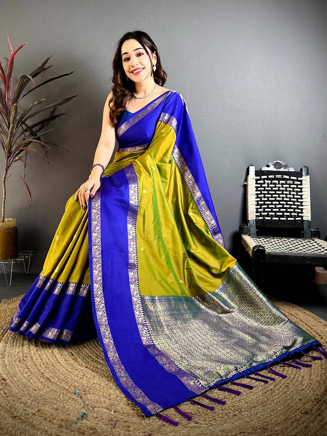 Mehndi Green Dual Tone Gadwal Saree