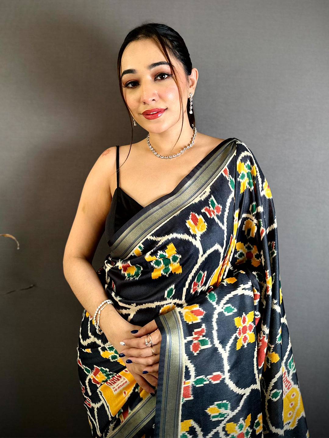 Exclusive Gold Lakda Patta Kalamkari Saree