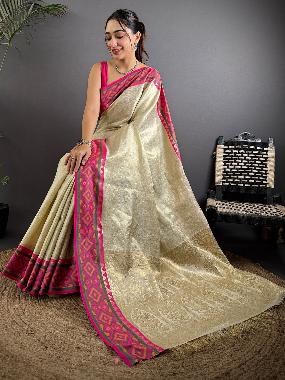 White Pochampally Ikkat Saree