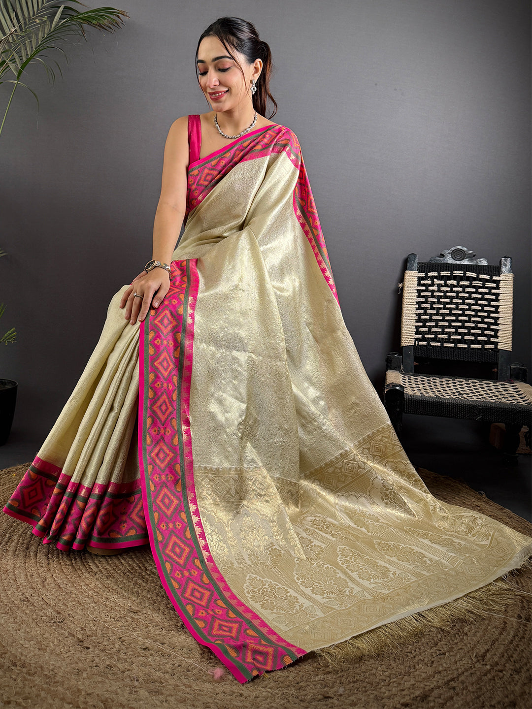 White Pochampally Ikkat Saree